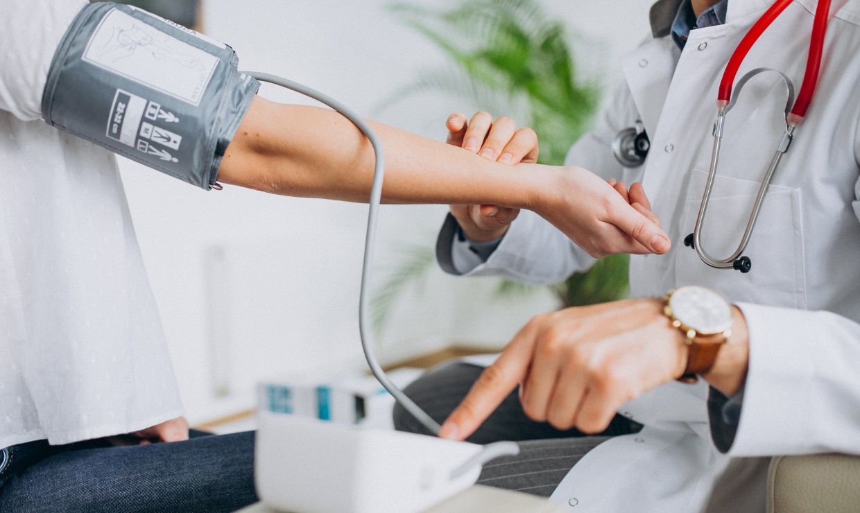 La relación intrínseca entre enfermedades crónicas: renales, cardiovasculares y diabetes