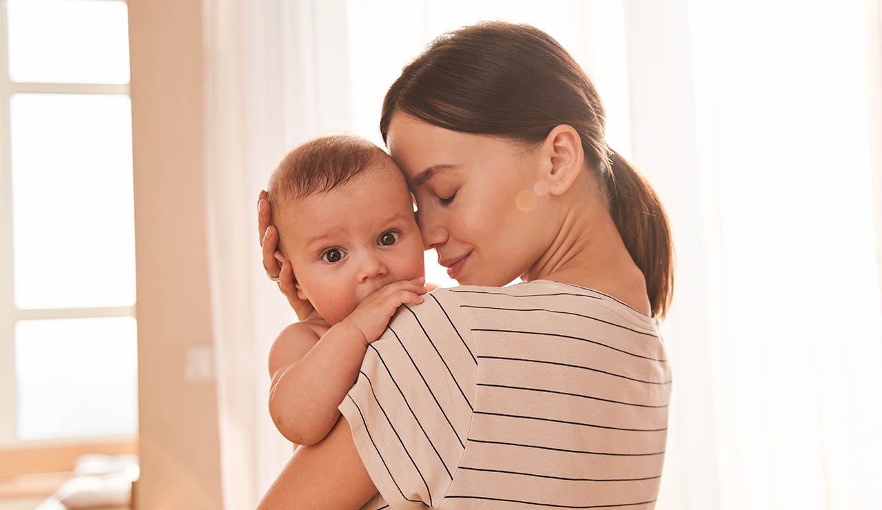 Mujer con su bebé