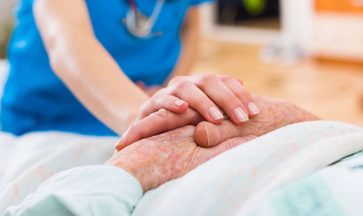 Identifican un cambio celular clave en el cerebro que favorece el avance del párkinson con la edad