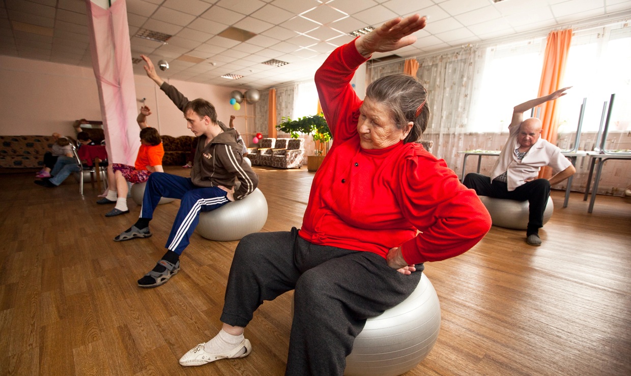 El ejercicio físico demuestra ser una estrategia eficaz para reducir la presión arterial en adultos hipertensos