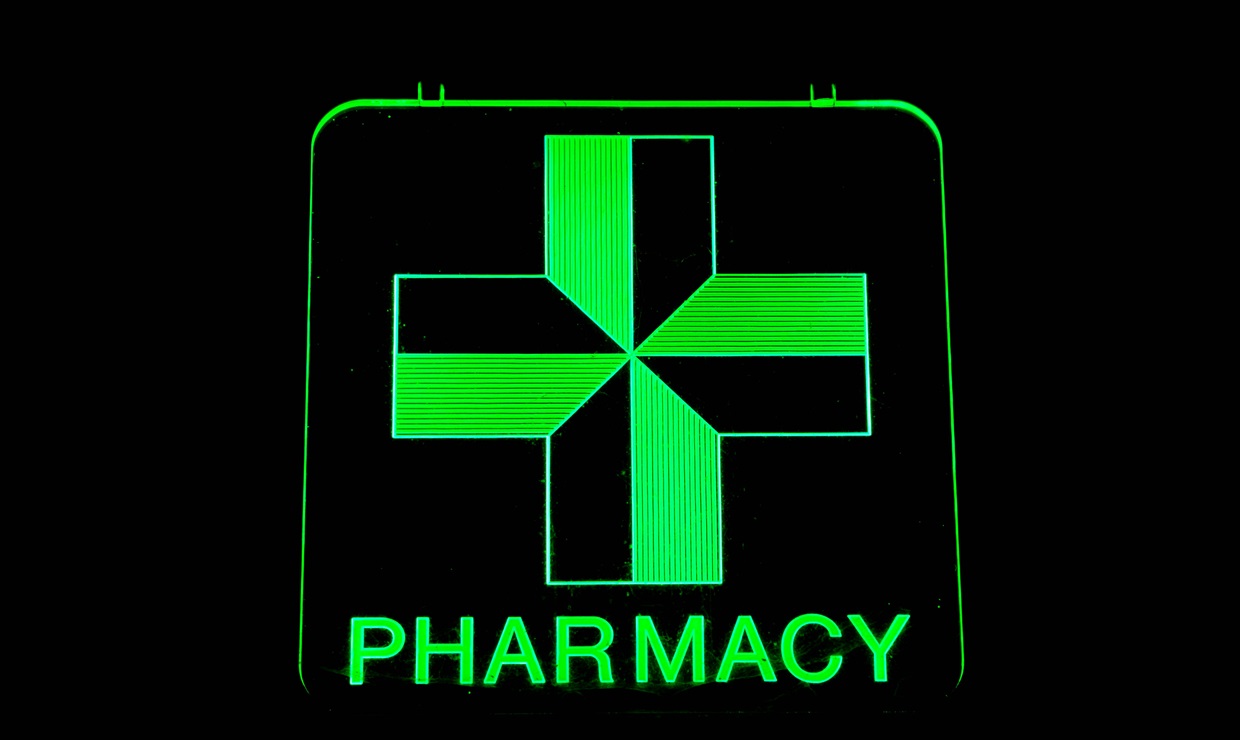 Farmacéuticos comunitarios que atienden enfermedades leves: así es el modelo británico