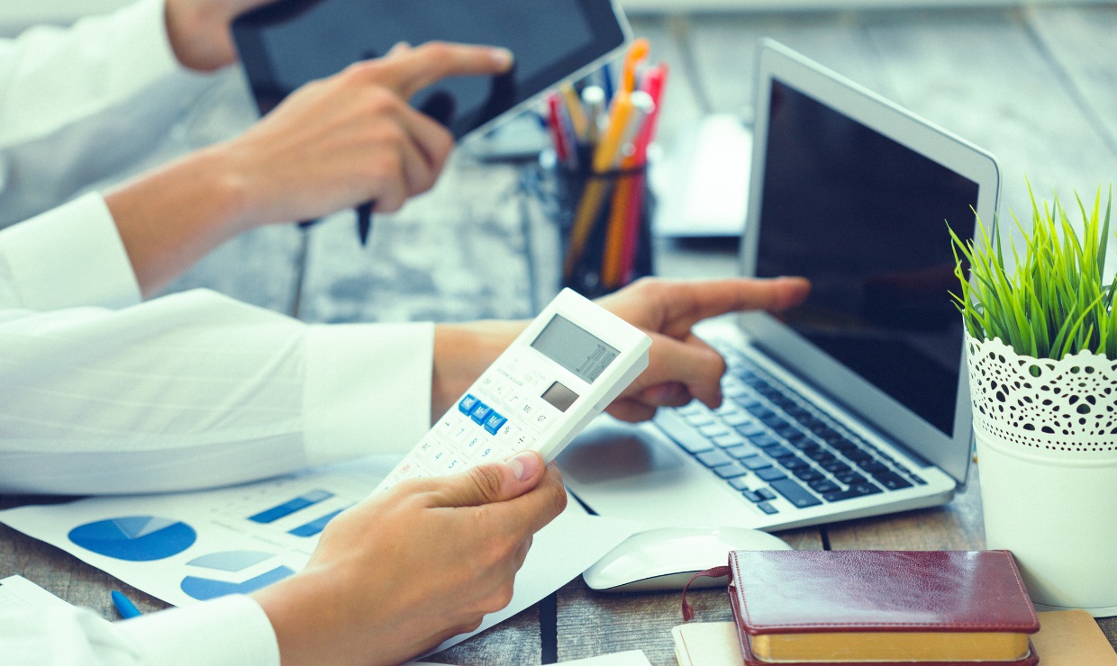 Los impuestos que debe afrontar el farmacéutico en su ejercicio profesional