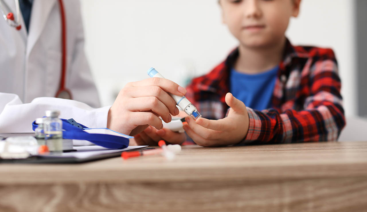 Niño con diabetes