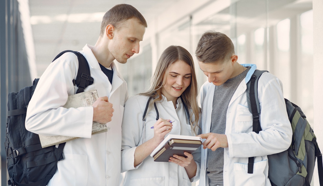 La farmacia clínica y la atención farmacéutica tendrán más peso en los planes de estudio del grado de Farmacia