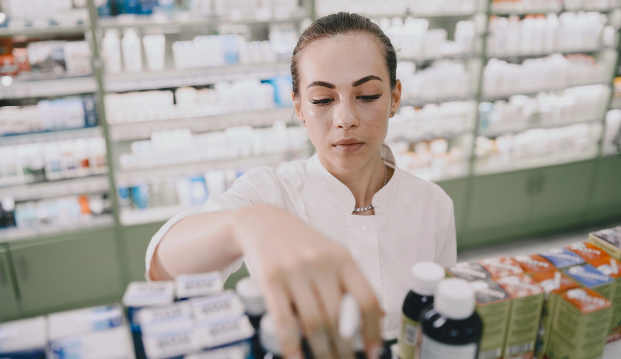 Reducción de jornada en farmacia: derechos y límites del trabajador