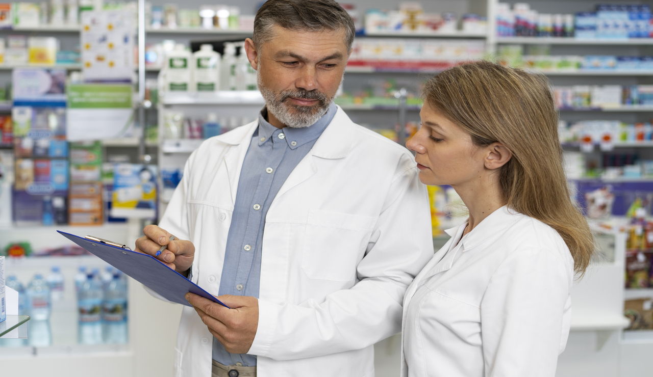 La transmisión familiar, una garantía de futuro para la farmacia