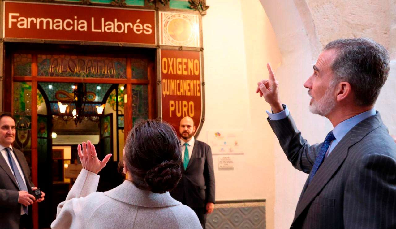 Los Reyes frente a la Farmacia Llabrés