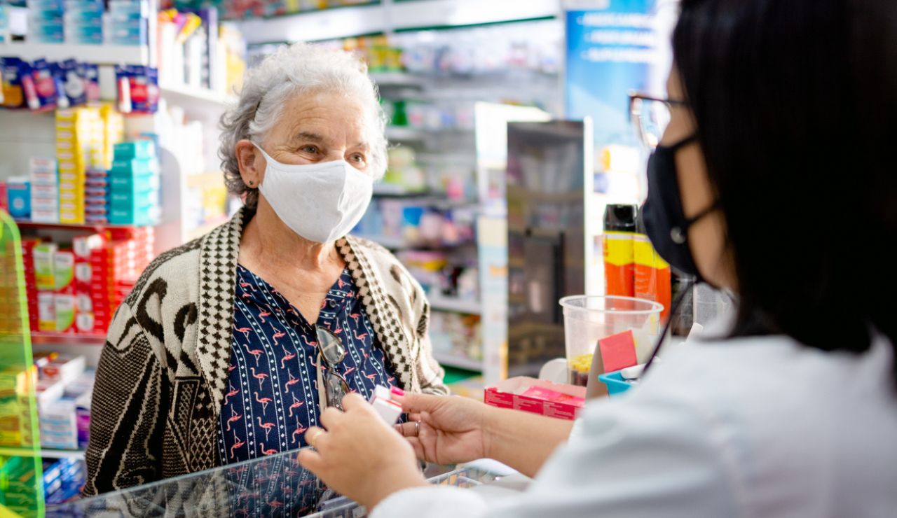 La mascarilla seguirá siendo obligatoria en las farmacias