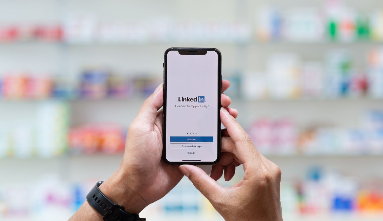 LinkedIn cumple 20 años mientras la farmacia se resiste