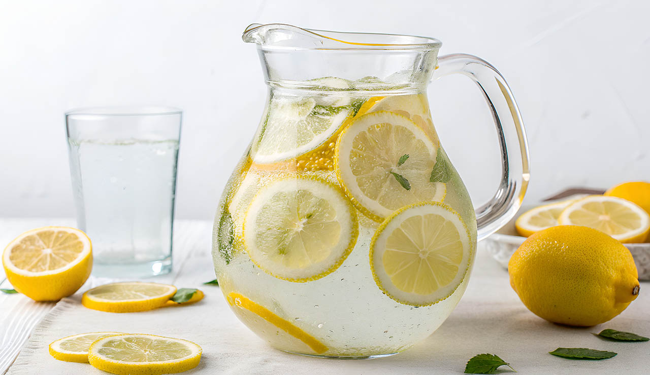 agua con limón
