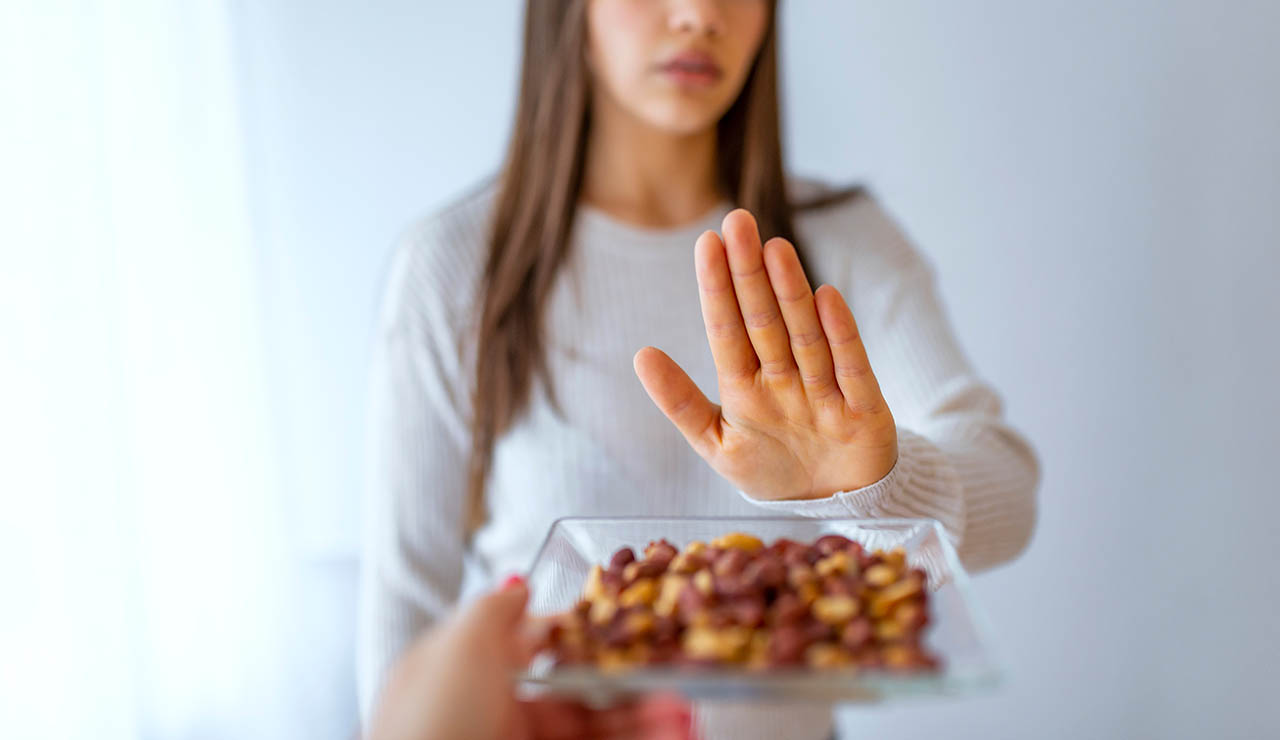 Persona alérgica a frutos secos