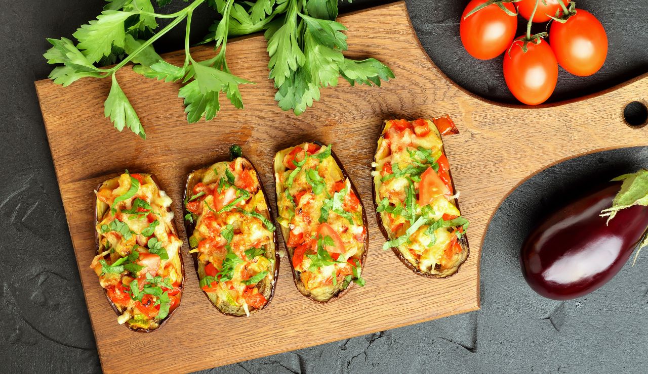 Berenjenas rellenas de verdura con huevo al horno